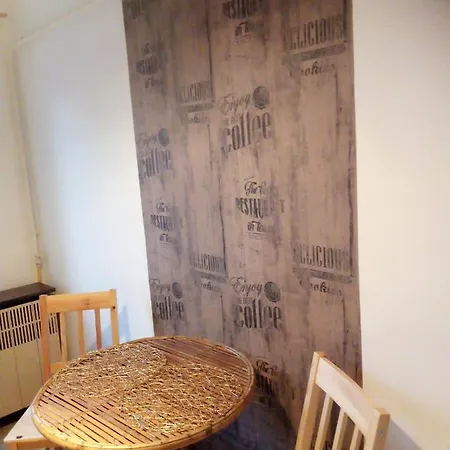 Apartament Afrika Gyongye Apartman
