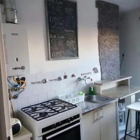 Apartament Afrika Gyongye Apartman